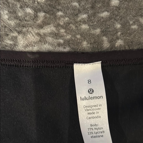 lululemon athletica black Fitted Crop Top size 8, logo design - Picture 9 of 10